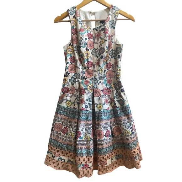 Teeze Me Dresses & Skirts - Teezeme Ivory Floral Pleated Mini Dress Size 3/4 Sleeveless Eyelet Pockets Cute‎
